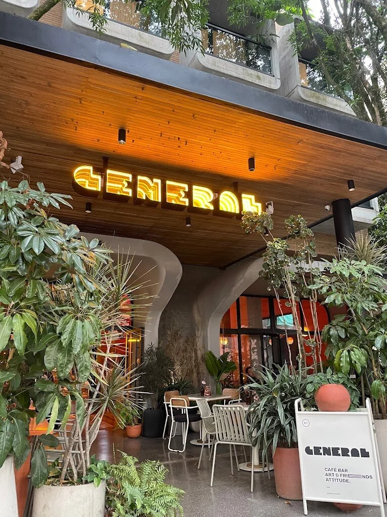 GENERAL Cafe Bar-11670