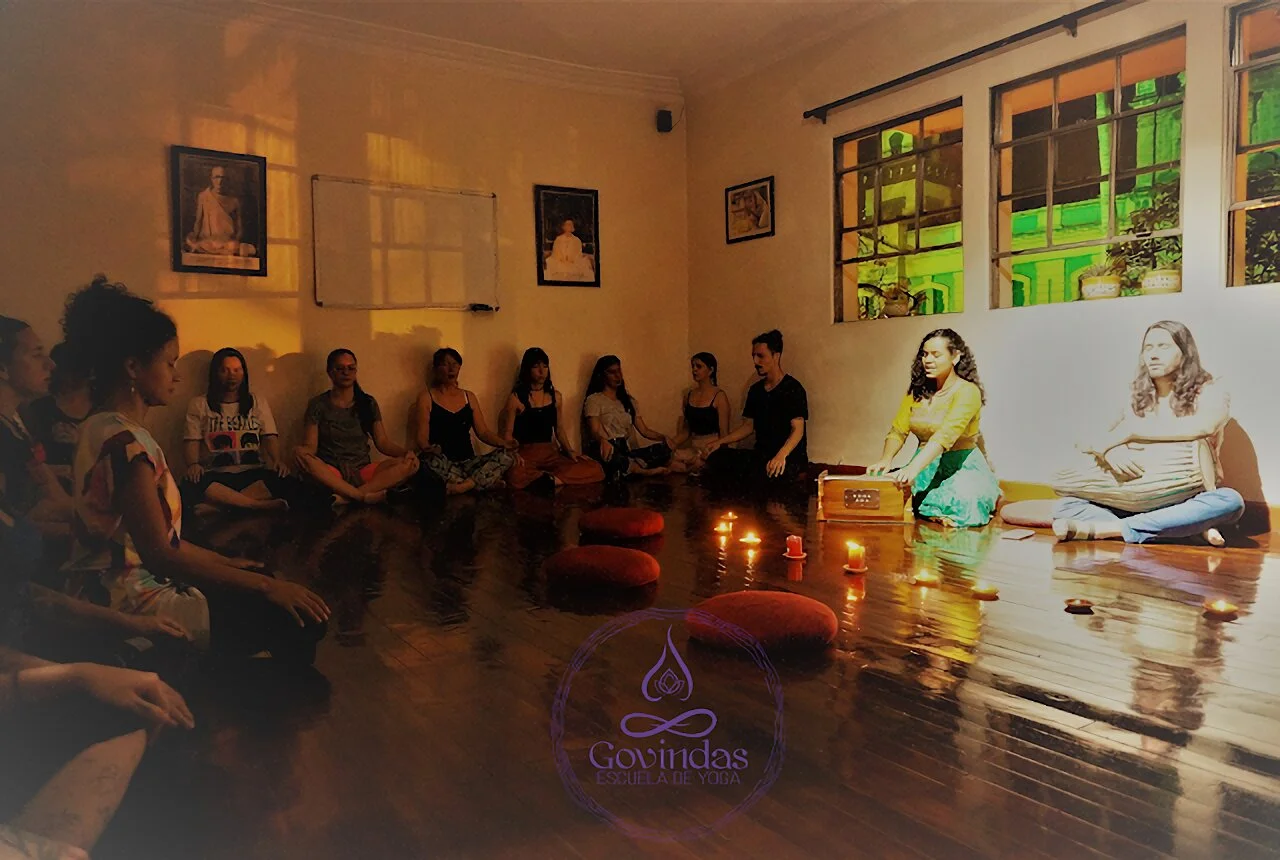 Yoga-govindas-escuela-de-yoga-medellin-6761