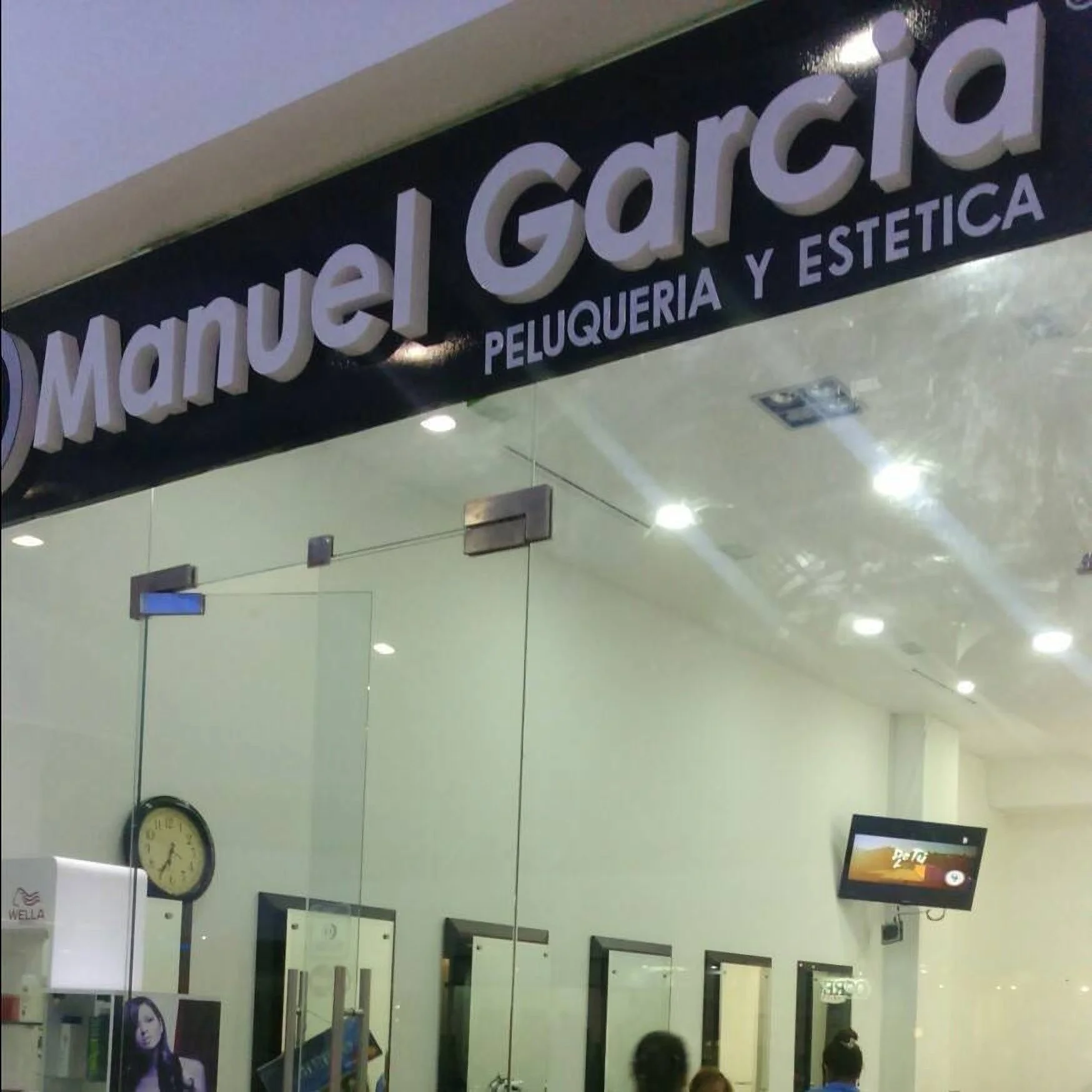 Peluquería ㅤ-manuel-garcia-salon-de-belleza-8168