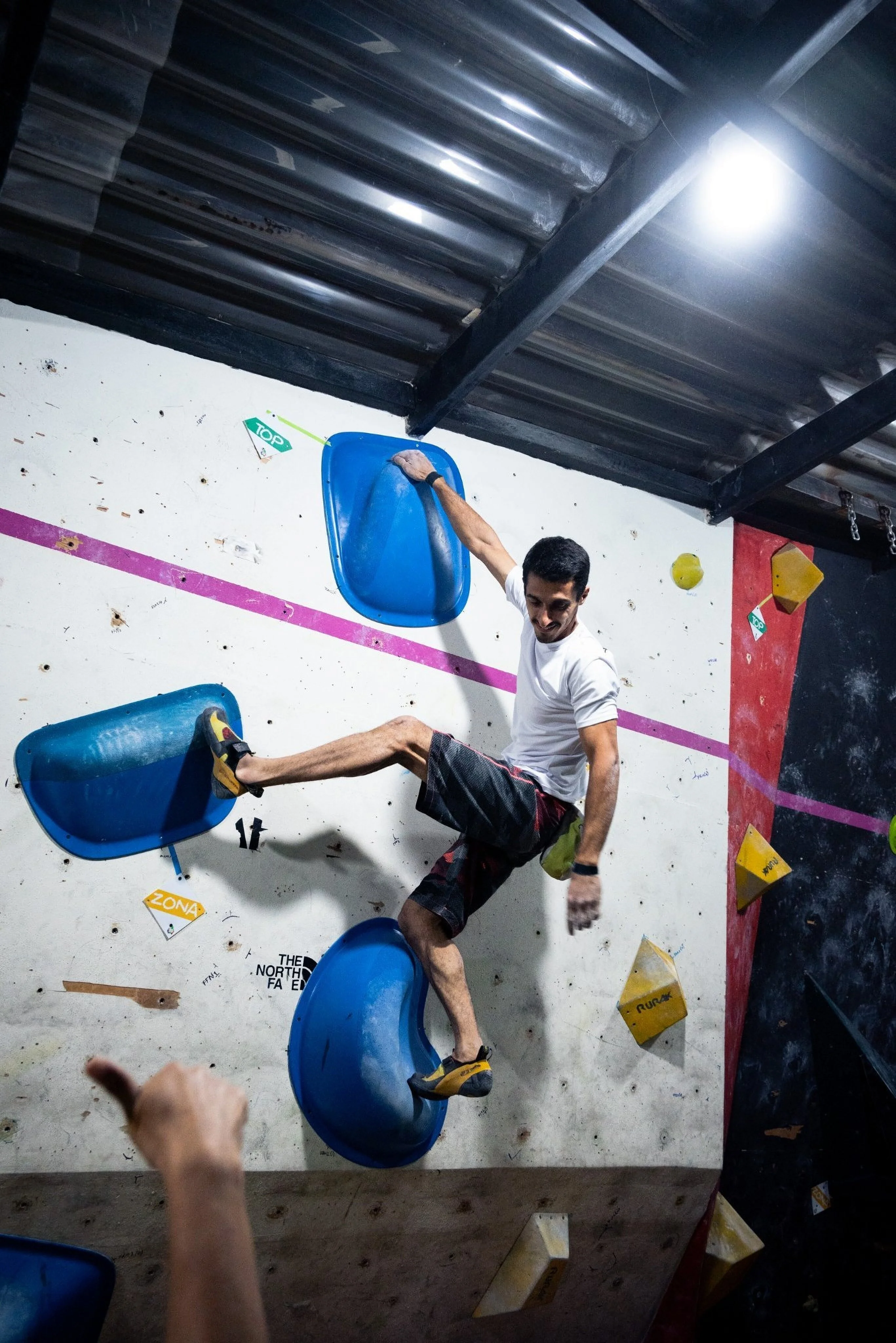 Yoga-zona-vital-escalada-y-yoga-8392