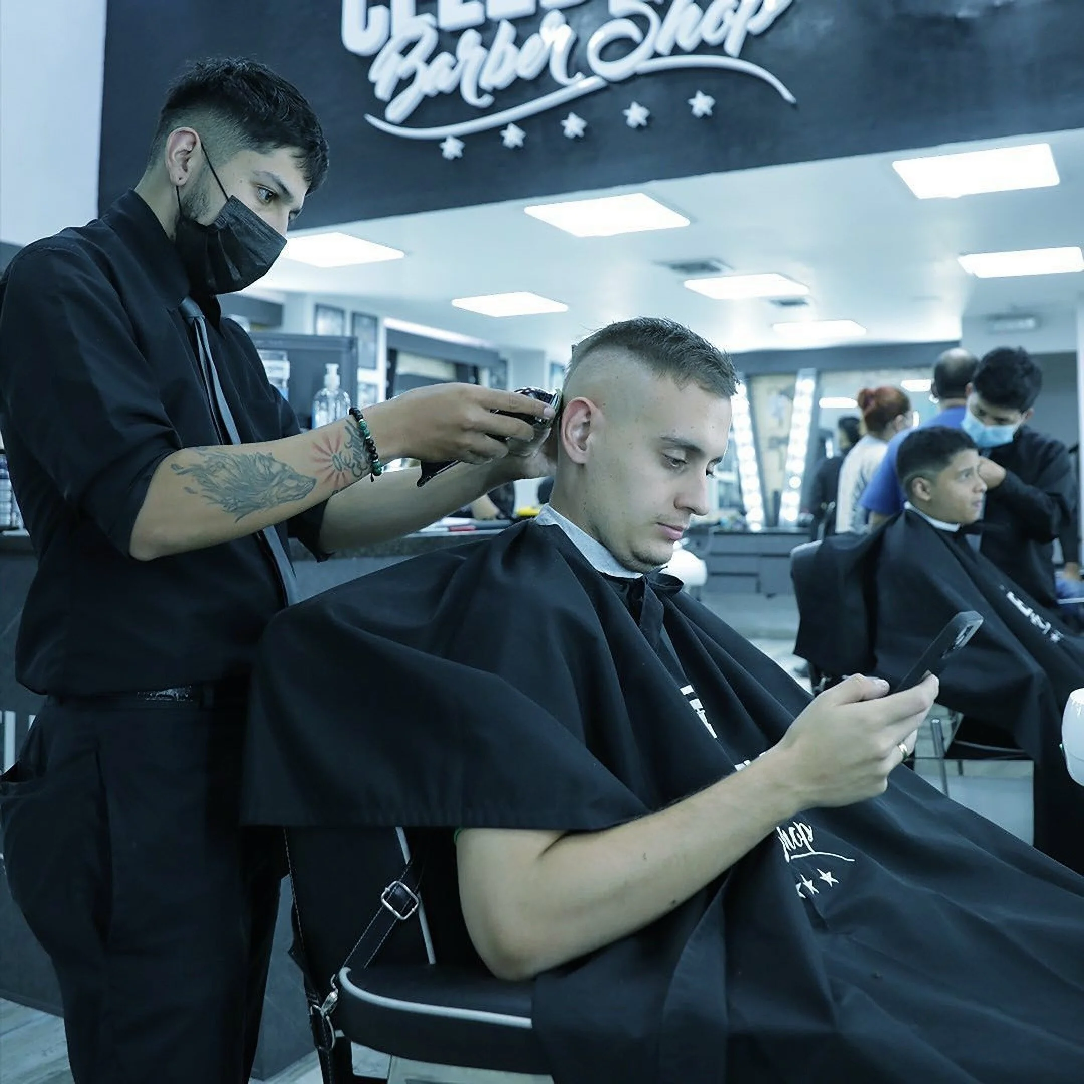 Barbería-celebrity-barber-shop-cc-el-tesoro-9854